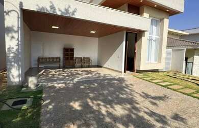 Imagem: A casa possui 3 Dormitórios, 4 Banheiros, 4 Vagas na garagem