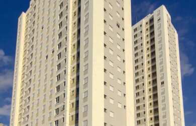 Imagem: O apartamento possui 2 Dormitórios, 1 Banheiro, 1 Vaga na garagem