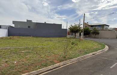 Imagem 2: Terreno esquina Avenida, 273m2 excelente localização