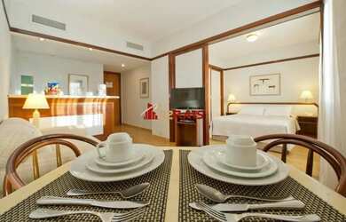 Imagem: O studio possui 1 Dormitório, 1 Banheiro, 1 Vaga na garagem