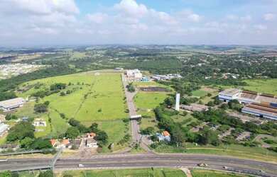 Imagem: O terreno à venda possui e está localizado em Jardim Amanda