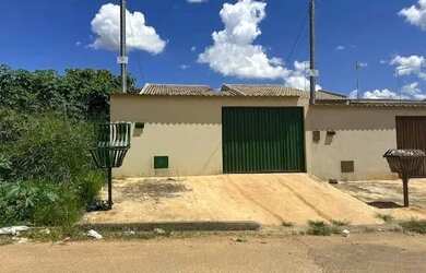 Imagem: A casa possui 2 Dormitórios, 1 Banheiro e 180m² de Área e