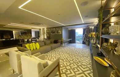 Imagem: O apartamento possui 4 Dormitórios, 5 Banheiros, 3 Vagas na