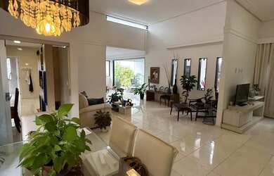 Imagem: A casa possui 4 Dormitórios, 4 Banheiros, 3 Vagas na garagem