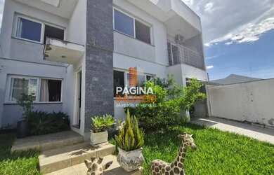 Imagem: A casa possui 4 Dormitórios, 4 Banheiros, 2 Vagas na garagem