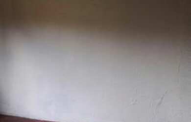 Imagem: A casa possui 2 Dormitórios, 1 Banheiro, 2 Vagas na garagem