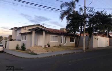 Imagem 3: Casa com 6 Dormitórios, 300 m² - venda por R$ 950.000 ou aluguel por R$ 5.500/mês - Parque