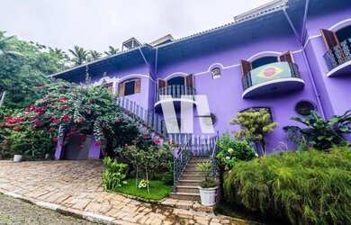 Imagem: A casa em condomínio possui 5 Dormitórios, 4 Banheiros, 5