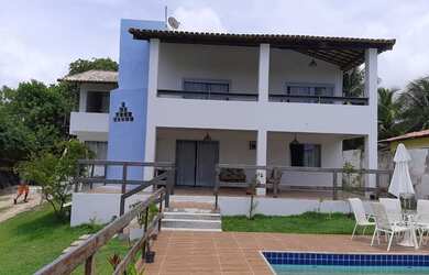 Imagem: A casa em condomínio possui 4 Dormitórios, 1 Banheiro, 2 Vagas