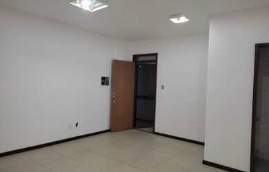 Imagem: O depósito possui 1 Vaga na garagem, 33m² de Área e Imóvel