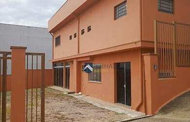 Imagem: O depósito possui 5 Vagas na garagem e 150m² de Área e está