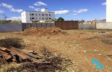 Imagem: O terreno possui 1.200m² de Área e está localizado em Segismundo