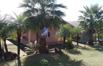 Imagem: A casa possui 2 Dormitórios, 1 Banheiro, 2 Vagas na garagem