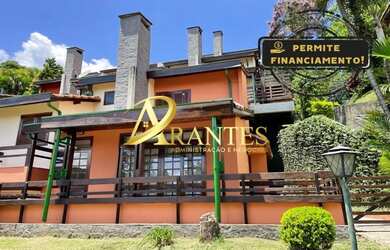 Imagem: A casa em condomínio à venda possui 3 Dormitórios, 3 Banheiros