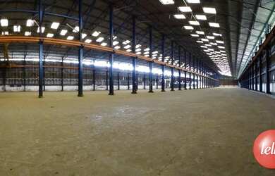 Imagem: O depósito possui 5 Vagas na garagem, 11.000m² de Área e