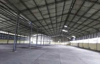 Imagem: O depósito possui 5 Vagas na garagem, 5.500m² de Área e