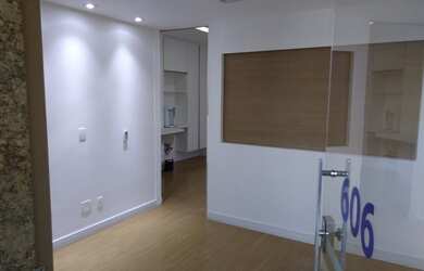 Imagem: O depósito possui 2 Vagas na garagem e 55m² de Área e está