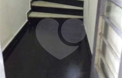 Imagem: O depósito possui 579m² de Área e está localizado em Campo