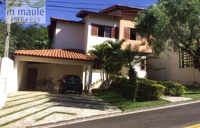 Imagem: A casa em condomínio possui 4 Dormitórios, 4 Banheiros, 271m²