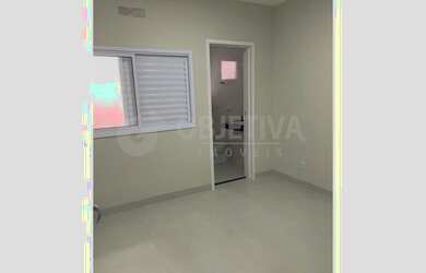 Imagem 15: Venda Casa NOVO MUNDO. Churrasqueira, Varanda, Imóvel novoeÁrea de serviço