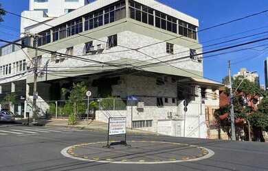 Imagem: O depósito possui 1200m² de Área e está localizado em Lourdes