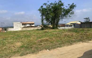 Imagem: O terreno possui 360m² de Área e está localizado em Caluge