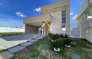 Imagem: A casa em condomínio possui 3 Dormitórios, 5 Banheiros, 2