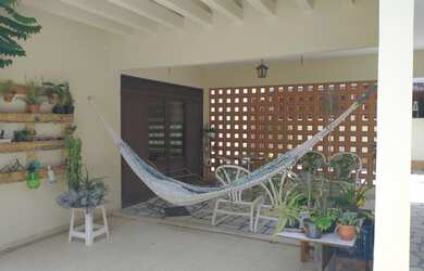 Imagem: A casa possui 4 Dormitórios, 1 Banheiro, 350m² de Área e