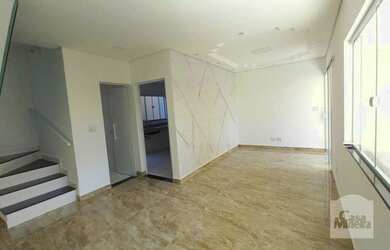 Imagem: A casa possui 2 Dormitórios, 3 Banheiros, 1 Vaga na garagem