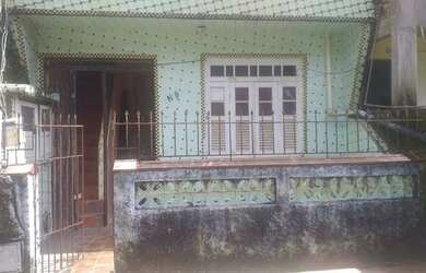 Imagem: A casa possui 3 Dormitórios, 1 Banheiro e está localizado