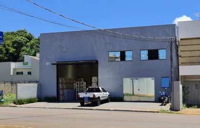 Imagem: A casa possui 1 Dormitório, 2 Banheiros, 420m² de Área e