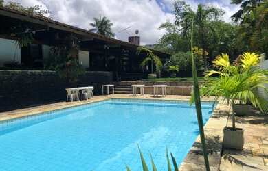 Imagem: A casa em condomínio possui 5 Dormitórios, 5 Banheiros, 4