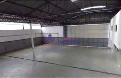 Imagem: O depósito possui 5 Vagas na garagem e 800m² de Área e está