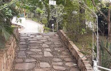 Imagem: A casa em condomínio possui 4 Dormitórios, 3 Banheiros, 4