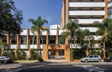 Imagem: O depósito possui 1 Vaga na garagem e 56m² de Área e está