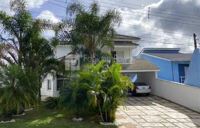 Imagem: A casa em condomínio possui 4 Dormitórios, 5 Banheiros, 4