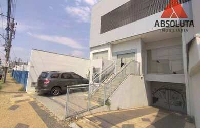 Imagem: O depósito possui 5 Vagas na garagem e 930m² de Área e está