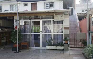 Imagem: O depósito possui 3 Vagas na garagem, 260m² de Área e está