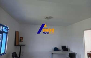 Imagem: A casa possui 4 Dormitórios, 4 Banheiros, 2 Vagas na garagem