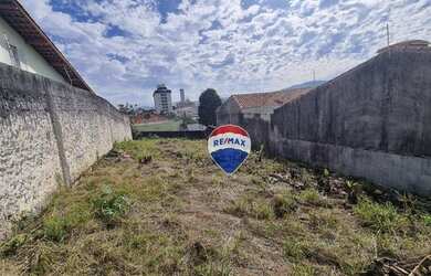 Imagem: O terreno possui 600m² de Área e está localizado em Vila