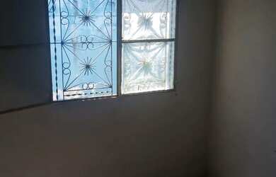 Imagem: A casa possui 2 Dormitórios e 1 Banheiro e está localizado