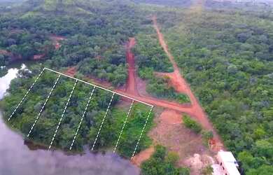 Imagem: O terreno possui 500m² de Área e está localizado em Porto