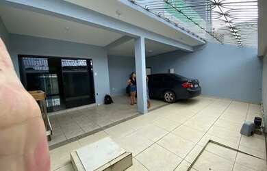 Imagem: O depósito possui 5 Vagas na garagem, 200m² de Área e está