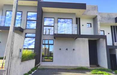 Imagem: A casa em condomínio possui 3 Dormitórios, 3 Banheiros, 2