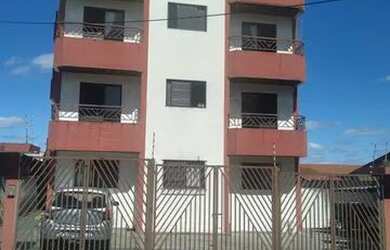 Imagem: O apartamento possui 3 Dormitórios, 1 Banheiro, 2 Vagas na