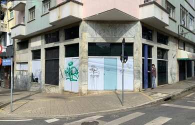 Imagem: O depósito possui 350m² de Área e está localizado em Centro