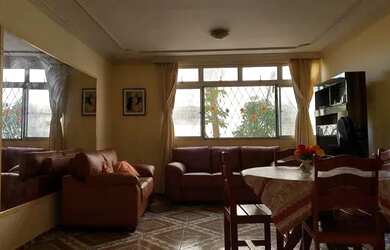 Imagem: O apartamento possui 2 Dormitórios, 1 Banheiro, 1 Vaga na garagem