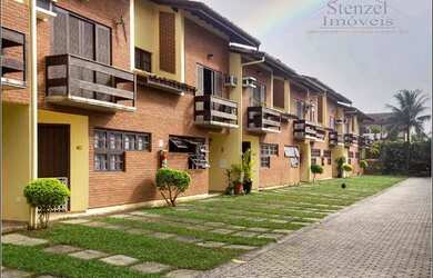 Imagem: A casa em condomínioe possui 2 Dormitórios, 2 Banheiros, 2