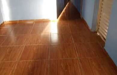 Imagem: A casa possui 1 Dormitório, 1 Banheiro e está localizado