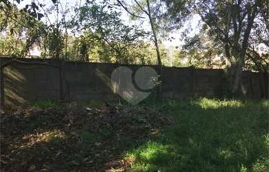 Imagem: O terreno possui 1.082m² de Área e está localizado em Cabral